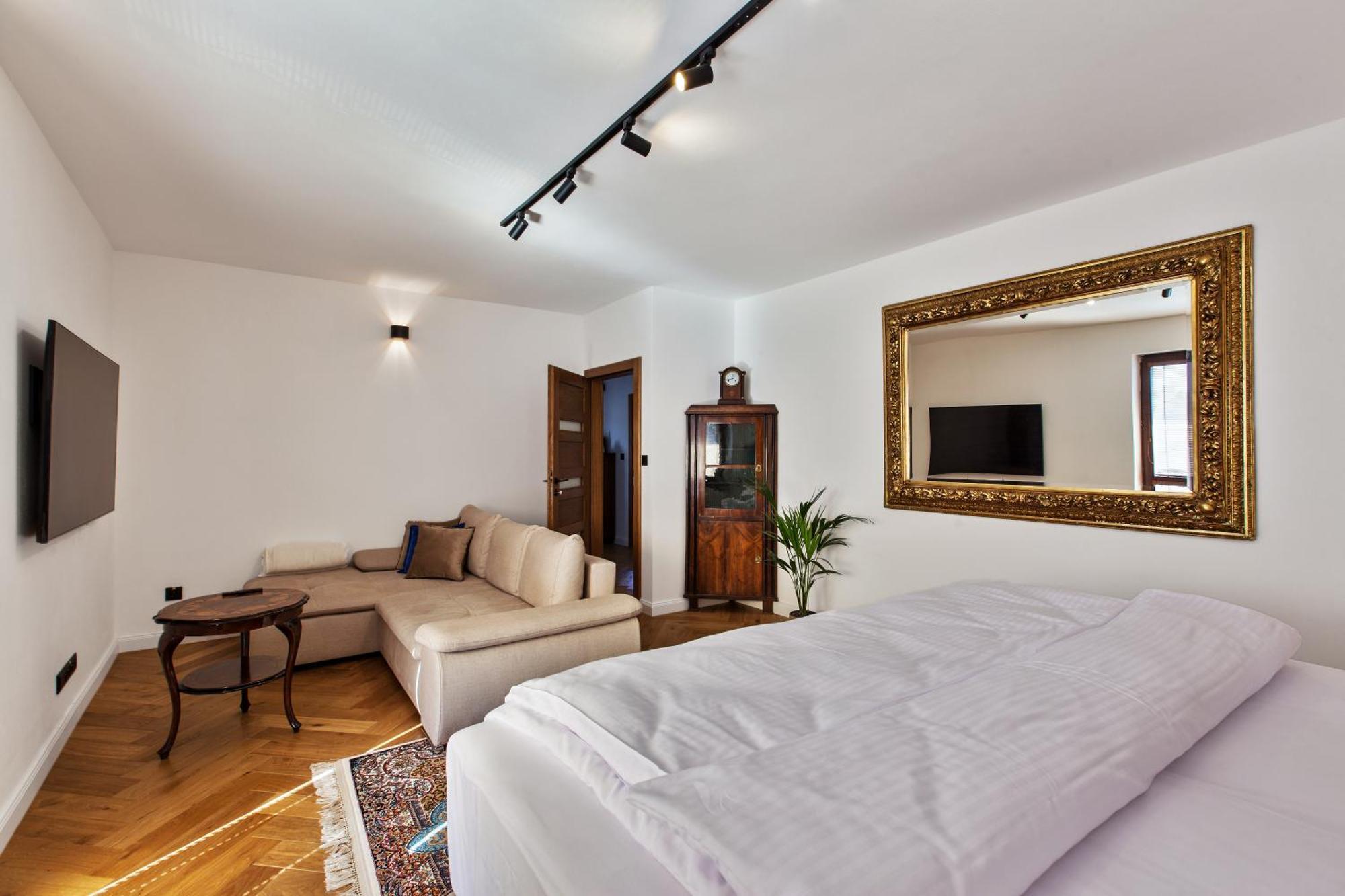 Brezno Central Apartments Exterior photo